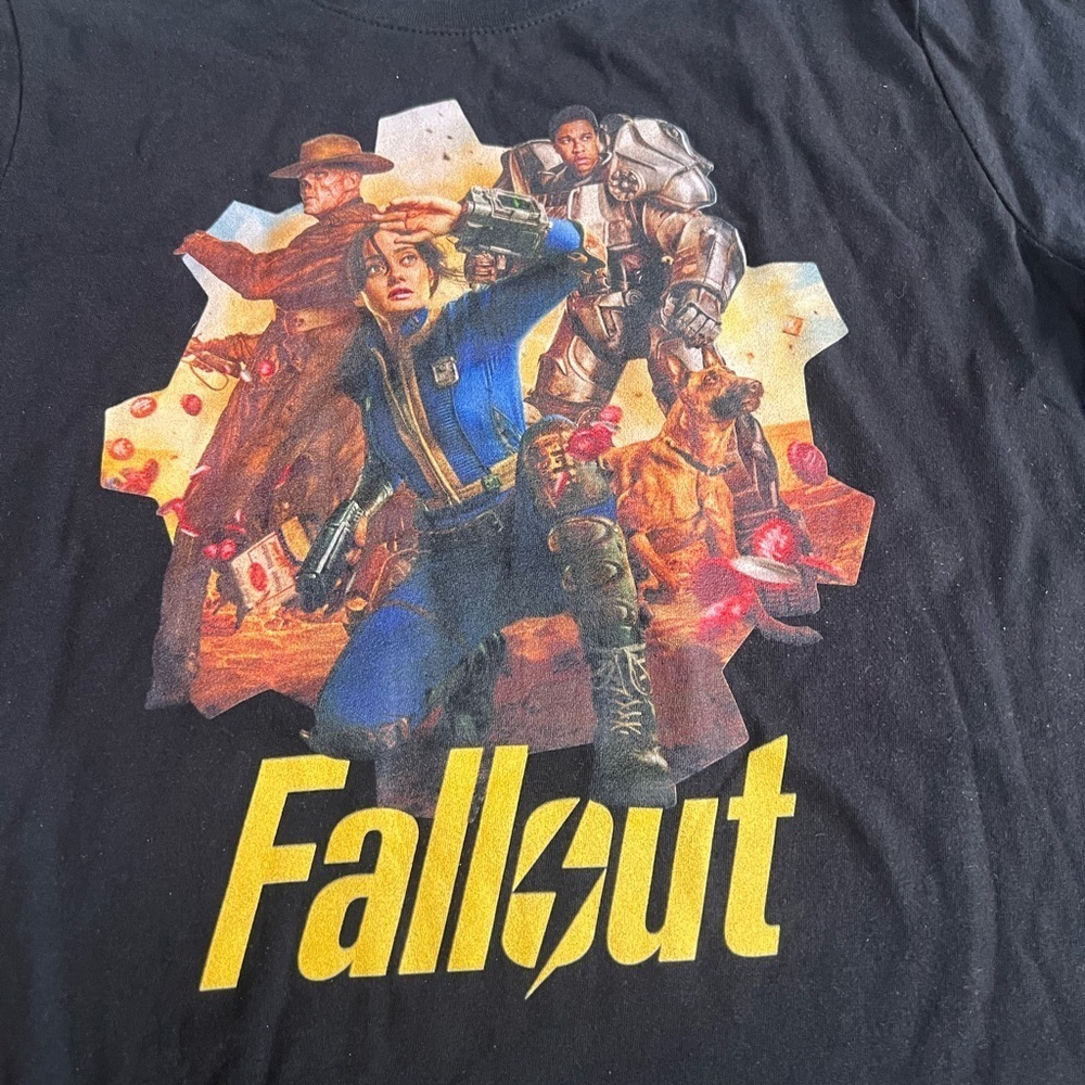 Fallout - Ensemble Women’s Black Graphic Print T-Shirt Size Medium - Picture 2 of 4